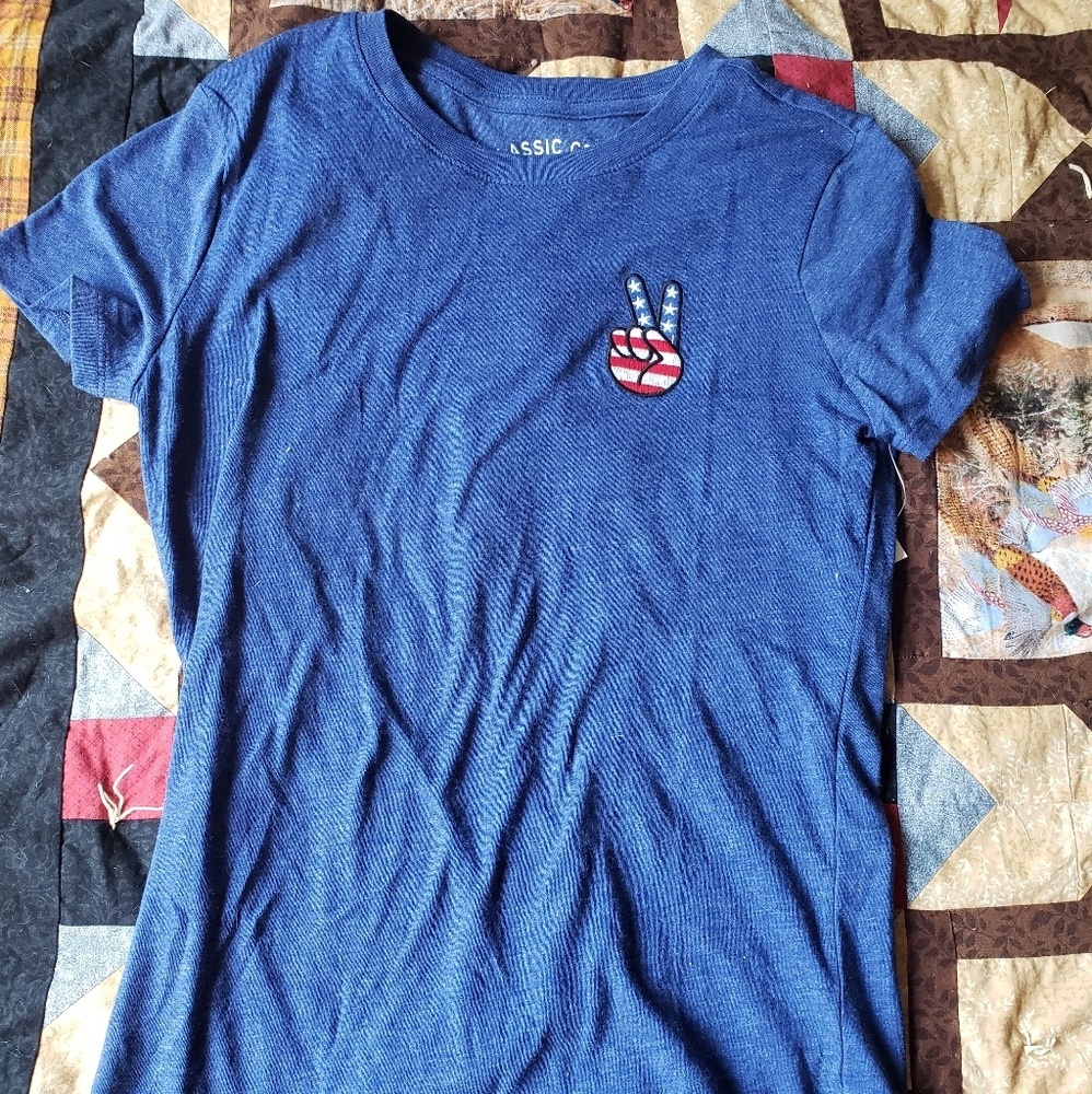 M Aeropostale shirt